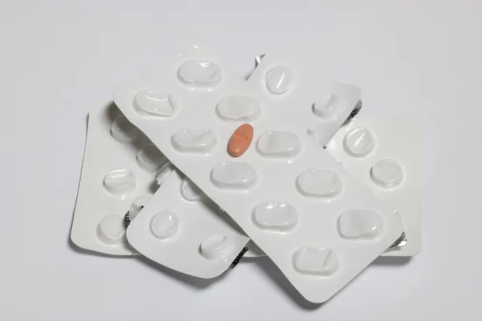 Gerahmter Druck : Tabletten, leere Blister-Verpackungen. Gerahmter Druck : Tabletten, leere Blister-Verpackungen.