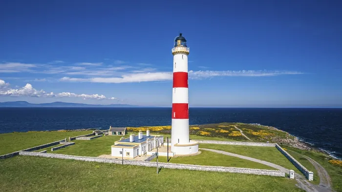Gerahmter Druck : Tarbat Ness Leuchtturm von einem Drohnen. Gerahmter Druck : Tarbat Ness Leuchtturm von einem Drohnen.