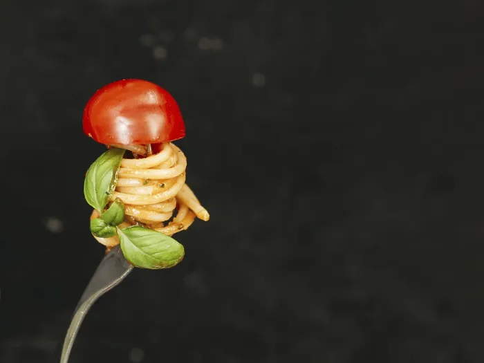 Gerahmter Druck : Leckeres Spaghetti um den Gabelteller gewickelt. Gerahmter Druck : Leckeres Spaghetti um den Gabelteller gewickelt.