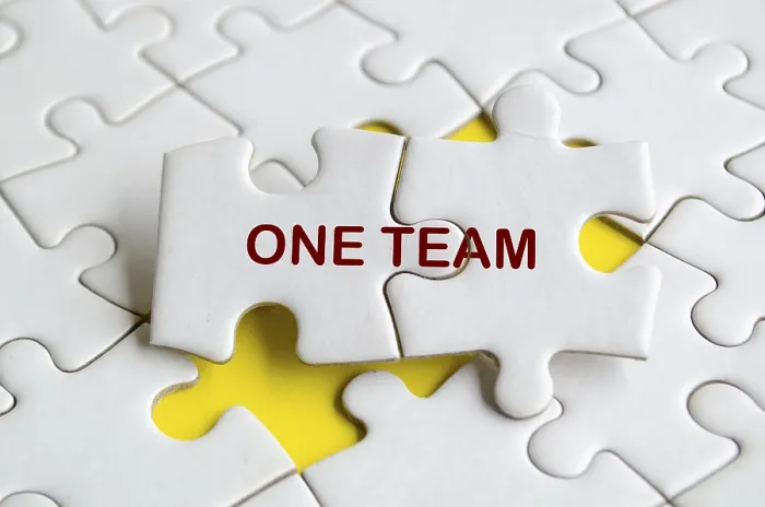 Gerahmter Druck : Ein Team-Text über das vermisste Puzzle. Gerahmter Druck : Ein Team-Text über das vermisste Puzzle.