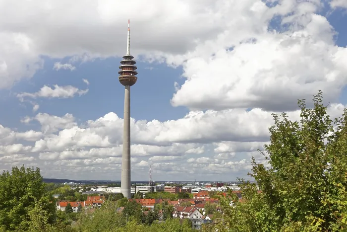 Gerahmter Druck : Fernmeldeturm Nürnberg Gerahmter Druck : Fernmeldeturm Nürnberg