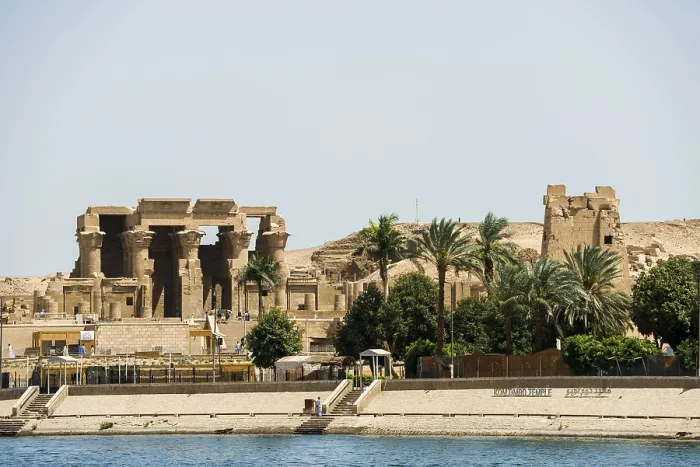 Gerahmter Druck : Tempelkomplex am Nil, Tempel von Kom Ombo. Gerahmter Druck : Tempelkomplex am Nil, Tempel von Kom Ombo.