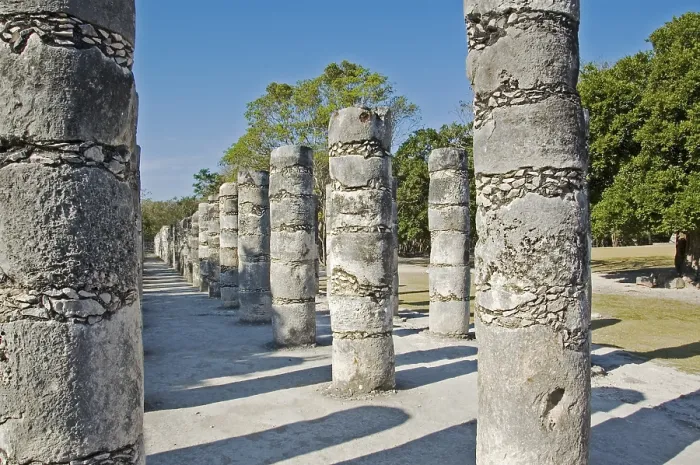Gerahmter Druck : Tempel der tausend Säulen Chichen Itza Mexiko Gerahmter Druck : Tempel der tausend Säulen Chichen Itza Mexiko