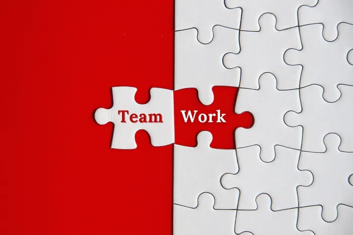 Gerahmter Druck : Text über das vermisste Puzzle - Teamarbeit Gerahmter Druck : Text über das vermisste Puzzle - Teamarbeit