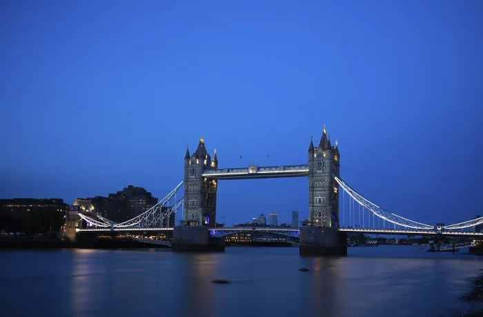 Gerahmter Druck : Thames, Tower Bridge, beleuchtet. Gerahmter Druck : Thames, Tower Bridge, beleuchtet.