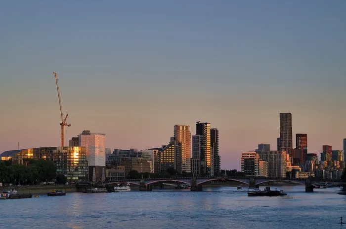 Gerahmter Druck : Thames, hinter dem Waterloo Bridge Gerahmter Druck : Thames, hinter dem Waterloo Bridge