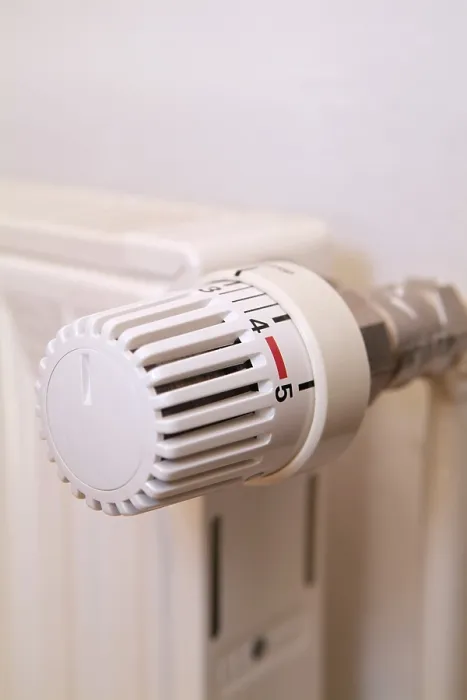 Gerahmter Druck : Heizthermostat bei Heizelementen Gerahmter Druck : Heizthermostat bei Heizelementen