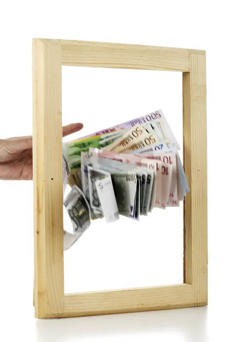 Gerahmter Druck : Geld aus dem Fenster werfen. Gerahmter Druck : Geld aus dem Fenster werfen.