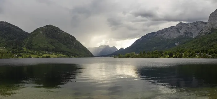 Gerahmter Druck : Donnerwolken über dem Grundlsee. Gerahmter Druck : Donnerwolken über dem Grundlsee.