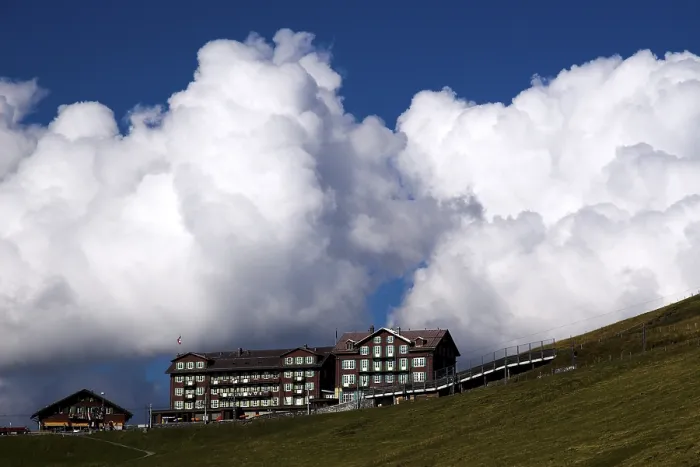 Gerahmter Druck : Donnerwolken über dem kleinen Scheidegg. Gerahmter Druck : Donnerwolken über dem kleinen Scheidegg.