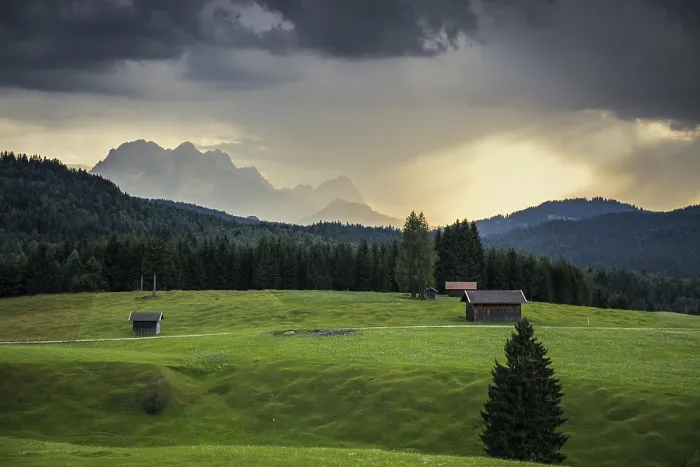 Gerahmter Druck : Donnerwolken, in der Nähe von Mittenwald. Gerahmter Druck : Donnerwolken, in der Nähe von Mittenwald.