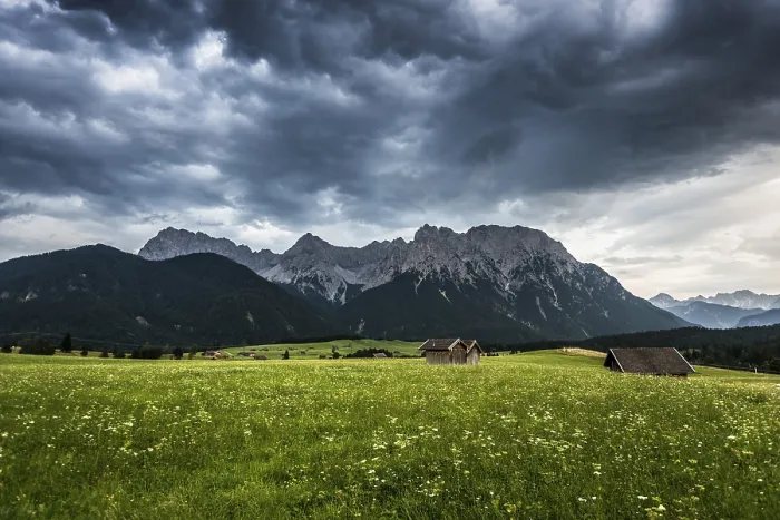 Gerahmter Druck : Donnerwolken, in der Nähe von Mittenwald. Gerahmter Druck : Donnerwolken, in der Nähe von Mittenwald.