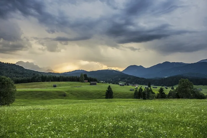 Gerahmter Druck : Donnerwolken, in der Nähe von Mittenwald. Gerahmter Druck : Donnerwolken, in der Nähe von Mittenwald.