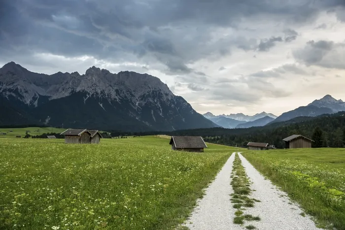 Gerahmter Druck : Donnerwolken, in der Nähe von Mittenwald. Gerahmter Druck : Donnerwolken, in der Nähe von Mittenwald.