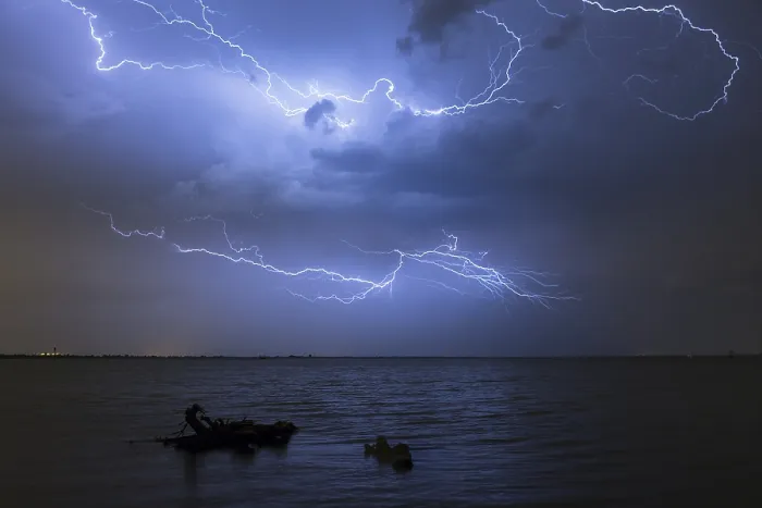 Gerahmter Druck : Sturm mit Blitz über dem Bodensee. Gerahmter Druck : Sturm mit Blitz über dem Bodensee.