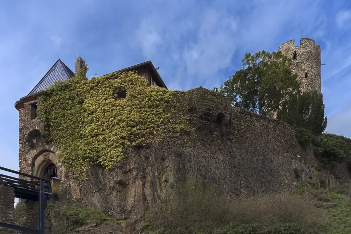 Gerahmter Druck : Altes Schloss Thurant, erbaut 1197. Gerahmter Druck : Altes Schloss Thurant, erbaut 1197.
