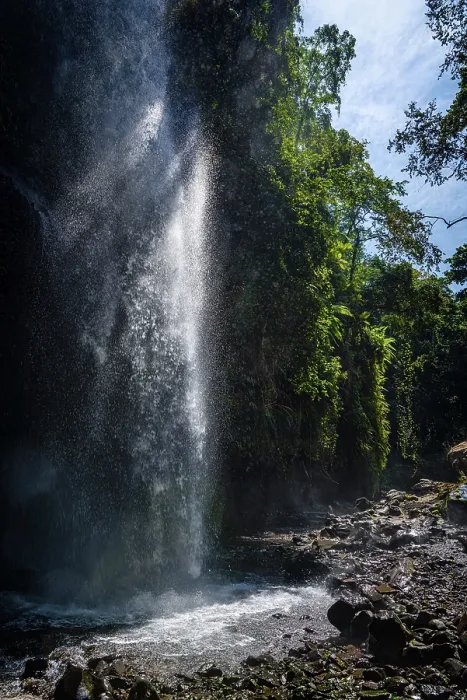 Gerahmter Druck : Tiu Kelep-Wasserfall im Blendlicht. Gerahmter Druck : Tiu Kelep-Wasserfall im Blendlicht.