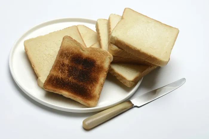Gerahmter Druck : Toasterter Brötchenstück, Toast Gerahmter Druck : Toasterter Brötchenstück, Toast
