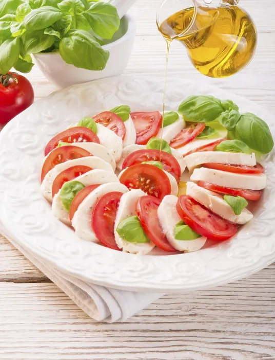 Gerahmter Druck : Tomate mit Mozzarella-Käse Gerahmter Druck : Tomate mit Mozzarella-Käse