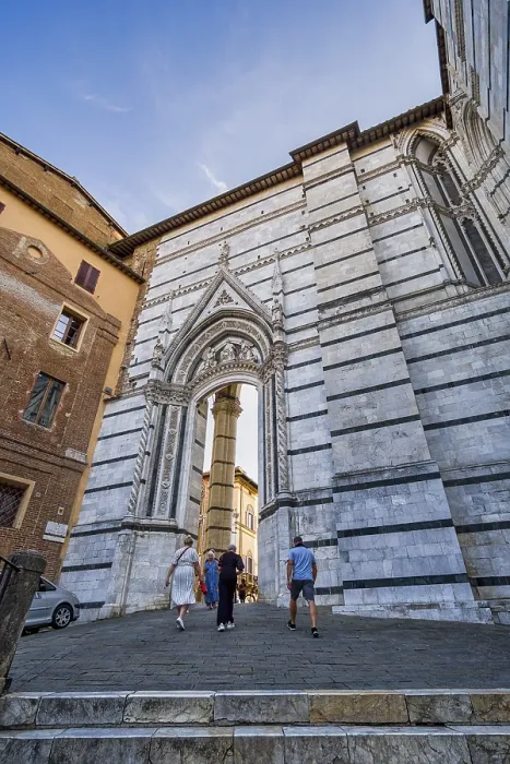 Gerahmter Druck : Tor tor zum Piazza del Duomo Gerahmter Druck : Tor tor zum Piazza del Duomo