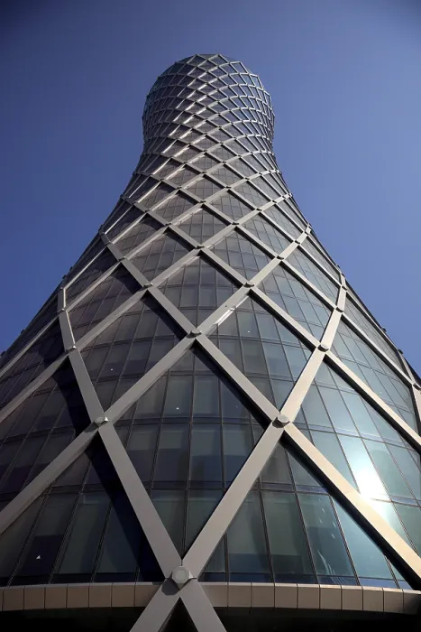 Gerahmter Druck : Die Tornado-Tower, auch QIPCO Tower. Gerahmter Druck : Die Tornado-Tower, auch QIPCO Tower.
