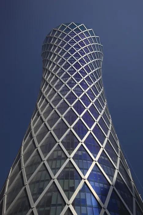 Gerahmter Druck : Die Tornado-Tower, auch QIPCO Tower. Gerahmter Druck : Die Tornado-Tower, auch QIPCO Tower.