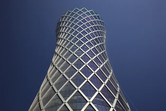 Gerahmter Druck : Die Tornado-Tower, auch QIPCO Tower. Gerahmter Druck : Die Tornado-Tower, auch QIPCO Tower.