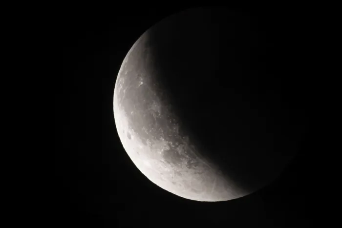Gerahmter Druck : Nach einem totalen Mondfinsternis. Gerahmter Druck : Nach einem totalen Mondfinsternis.