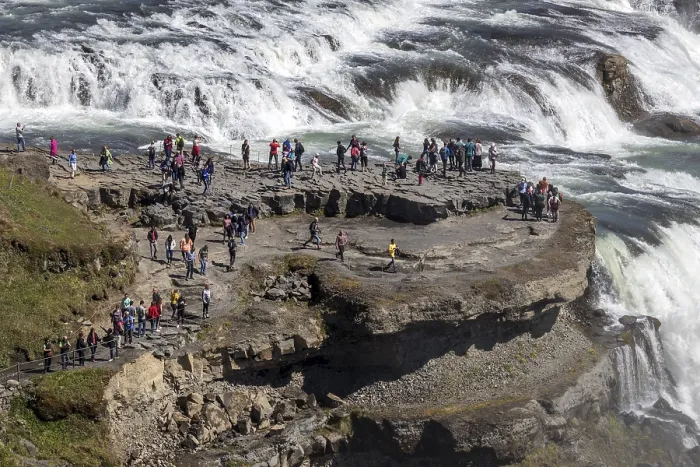 Gerahmter Druck : Viele Touristen, Gullfoss-Wasserfall. Gerahmter Druck : Viele Touristen, Gullfoss-Wasserfall.