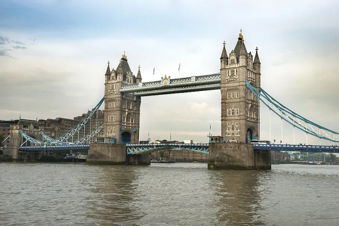 Gerahmter Druck : Der Tower Bridge über dem River Thames Gerahmter Druck : Der Tower Bridge über dem River Thames