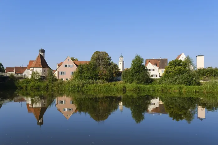 Gerahmter Druck : Ansicht der Stadt am Fluss Wörnitz Gerahmter Druck : Ansicht der Stadt am Fluss Wörnitz