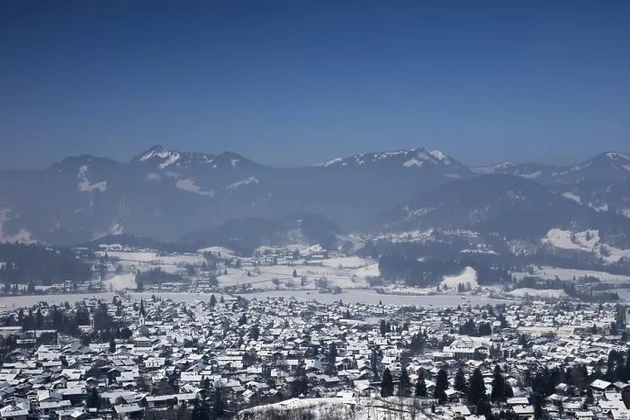 Gerahmter Druck : Ortschaftsbild im Winter, Oberstdorf. Gerahmter Druck : Ortschaftsbild im Winter, Oberstdorf.