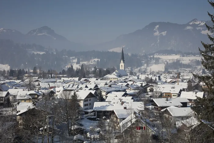 Gerahmter Druck : Ortschaftsbild im Winter, Oberstdorf. Gerahmter Druck : Ortschaftsbild im Winter, Oberstdorf.