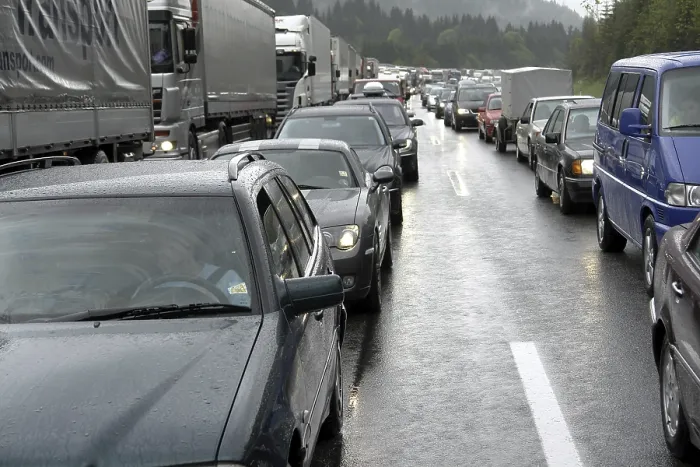 Gerahmter Druck : Verkehrsstau auf einer Autobahn. Gerahmter Druck : Verkehrsstau auf einer Autobahn.