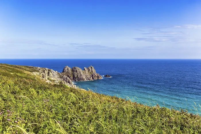 Gerahmter Druck : Treen Cliffs, South West Coast Path Gerahmter Druck : Treen Cliffs, South West Coast Path