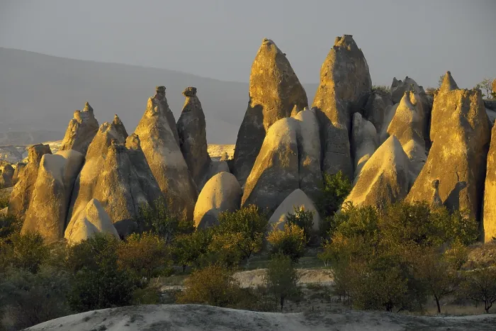 Gerahmter Druck : Tufa-Formationen im Abendlicht. Gerahmter Druck : Tufa-Formationen im Abendlicht.