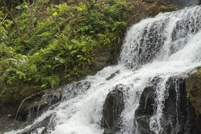 Gerahmter Druck : Uma Anyar-Wasserfall, Insel Bali Gerahmter Druck : Uma Anyar-Wasserfall, Insel Bali