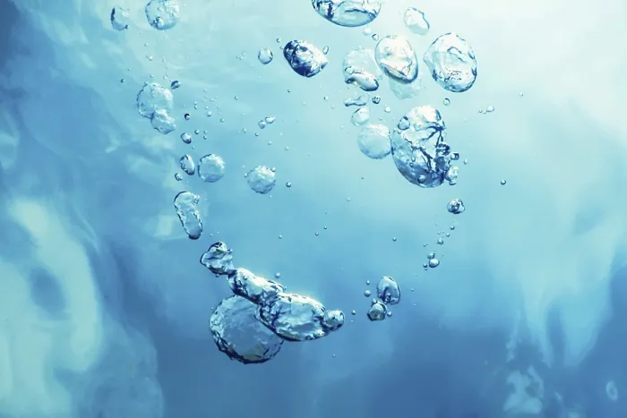 Gerahmter Druck : Unterwasserbläschen mit Sonnenlicht. Gerahmter Druck : Unterwasserbläschen mit Sonnenlicht.