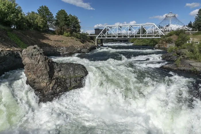 Gerahmter Druck : Oberer Wasserfall von Spokane Falls, River Front Park Gerahmter Druck : Oberer Wasserfall von Spokane Falls, River Front Park