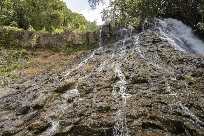 Gerahmter Druck : Oberer Ho'opi'i-Wasserfall auf dem Kapaa-Fluss Gerahmter Druck : Oberer Ho'opi'i-Wasserfall auf dem Kapaa-Fluss