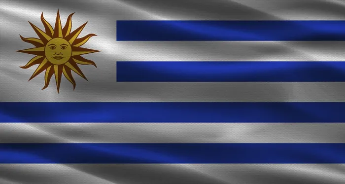 Gerahmter Druck : Uruguays Flag mit Stofftextur