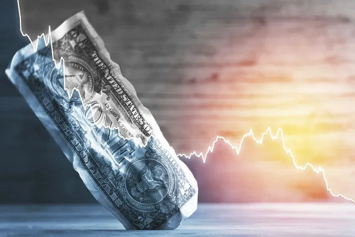 Gerahmter Druck : USD-Schein mit überlagertem fallenden Sparkline-Chart. Gerahmter Druck : USD-Schein mit überlagertem fallenden Sparkline-Chart.