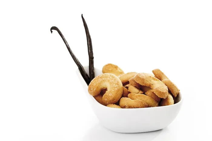 Gerahmter Druck : Vanillekipferl, Kipferl in Form einer Mondsichel. Gerahmter Druck : Vanillekipferl, Kipferl in Form einer Mondsichel.