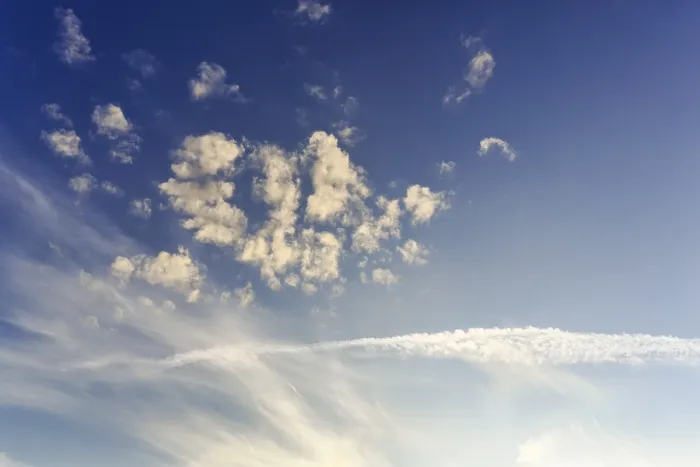 Gerahmter Druck : Verschiedene Wolkenformationen, Cumulus. Gerahmter Druck : Verschiedene Wolkenformationen, Cumulus.