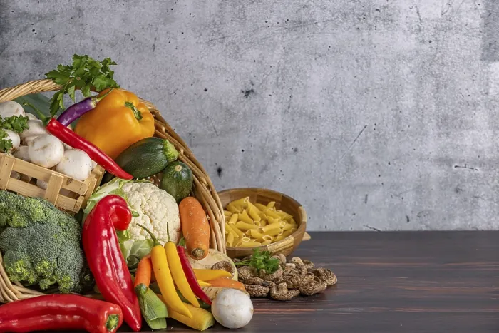 Gerahmter Druck : Verschiedene frische Gemüse wie Paprika. Gerahmter Druck : Verschiedene frische Gemüse wie Paprika.