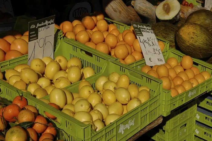 Gerahmter Druck : Verschiedene Früchte, Orangen, Zitronen. Gerahmter Druck : Verschiedene Früchte, Orangen, Zitronen.