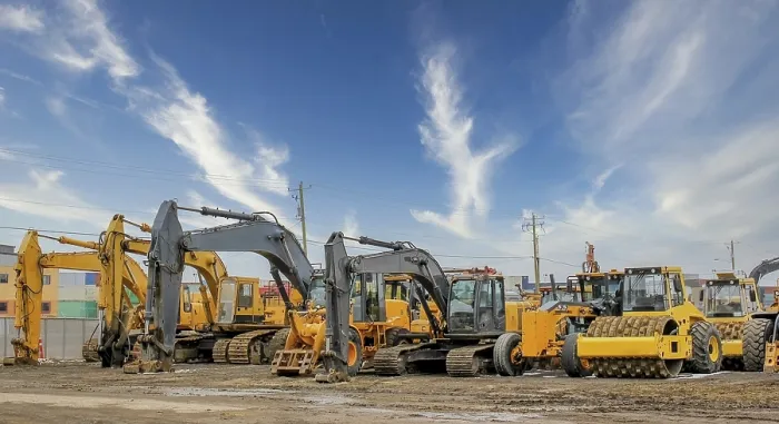 Gerahmter Druck : Verschiedene schwere Baumaschinen. Gerahmter Druck : Verschiedene schwere Baumaschinen.