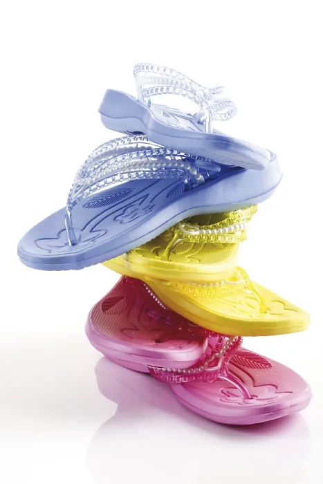 Gerahmter Druck : Farbige Flip-Flops. Gerahmter Druck : Farbige Flip-Flops.