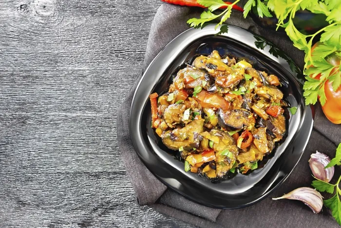 Gerahmter Druck : Gemüseragout mit Aubergine Gerahmter Druck : Gemüseragout mit Aubergine