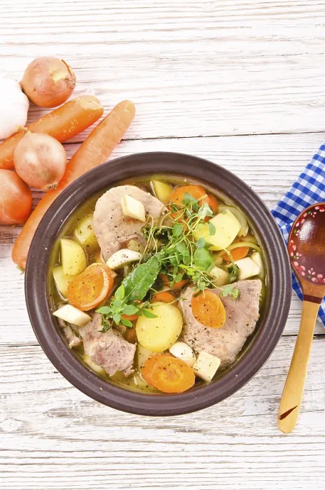 Gerahmter Druck : Gemüse-Stew mit Fleisch und Kräutern. Gerahmter Druck : Gemüse-Stew mit Fleisch und Kräutern.